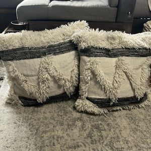 2 outdoor pillows